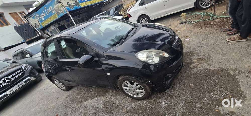 Honda Brio V Automatic, 2013, Petrol