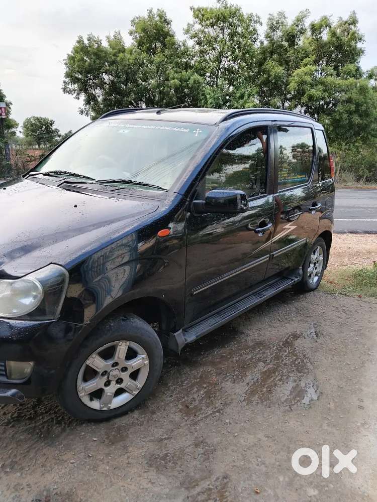 Mahindra Quanto 2012