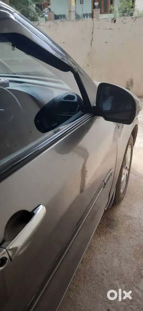 Maruti Suzuki Swift 2012