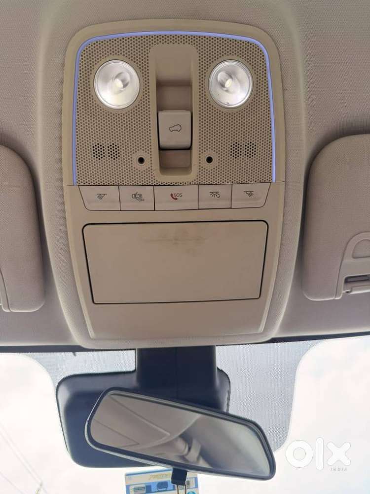 Mahindra Xuv700 2.2 Ax 7 Diesel At Luxury Pack Str Awd, 2021, Diesel