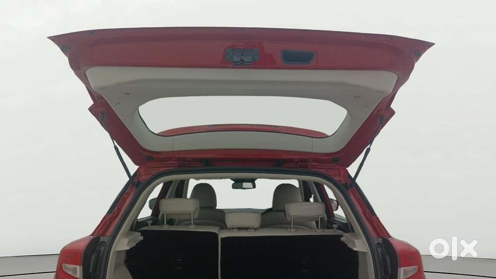 Mahindra Xuv300 1.2 W8 (o) Amt Petrol, 2022, Petrol