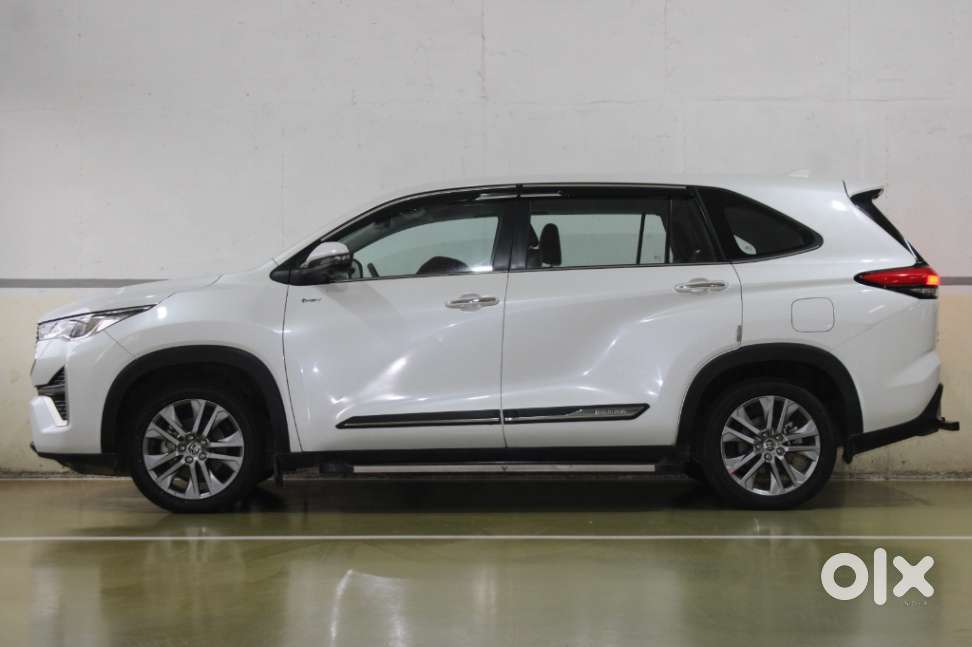Toyota Innova Hycross 2.0 Zx Hybrid 7 Str, 2025, Petrol