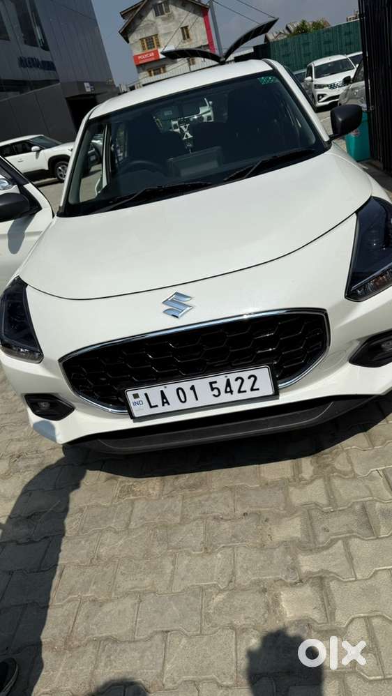 Maruti Suzuki Swift Petrol Manual 2025