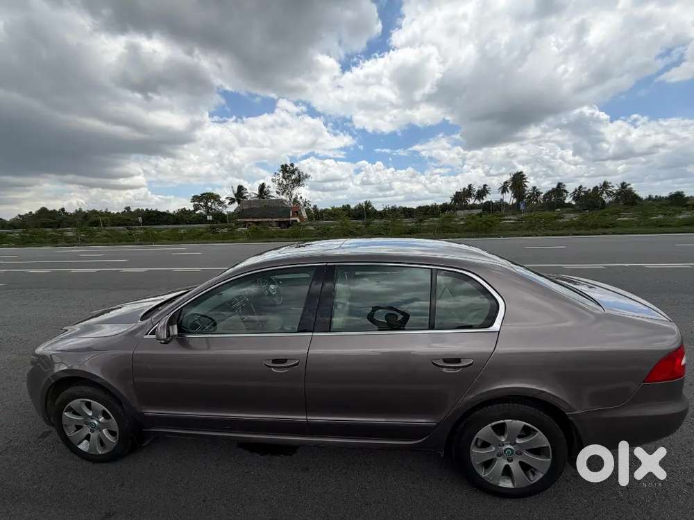Skoda Superb 2011 Petrol 80452 Km Driven