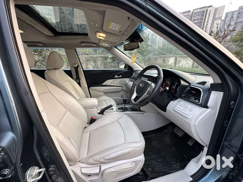 Mahindra Xuv300 W8 (o) 1.5 Diesel Amt Dual Tone, 2020, Diesel