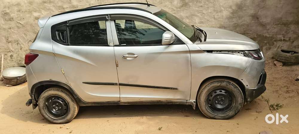 Mahindra Kuv 100 2017