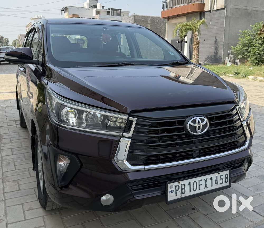 Toyota Innova Crysta 2.4 V 8 Str, 2016, Diesel