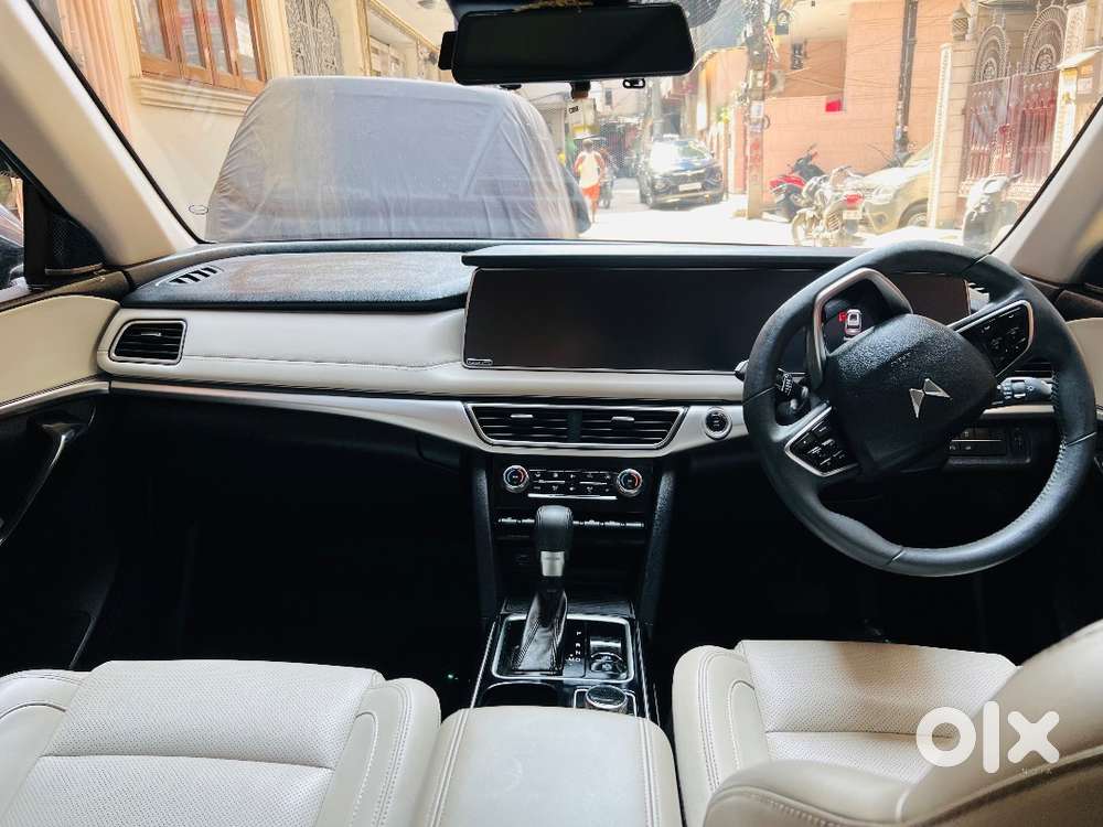 Xuv700 Midnight Black Beauty