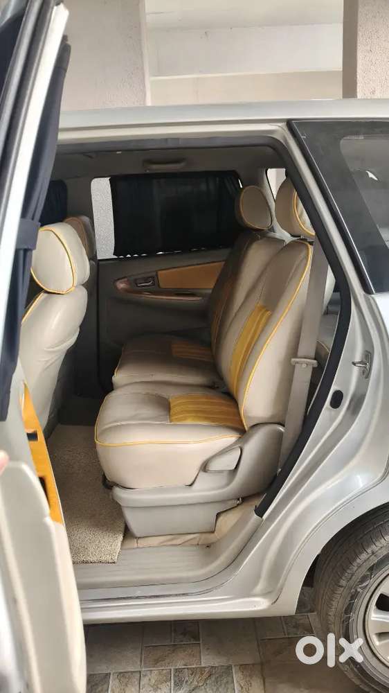 Toyota Innova 2011
