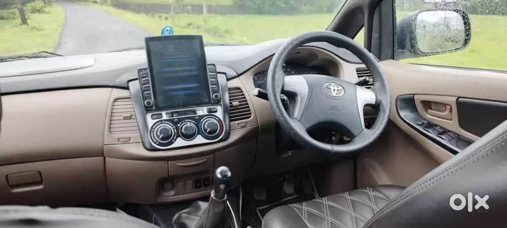 Toyota Innova 2015