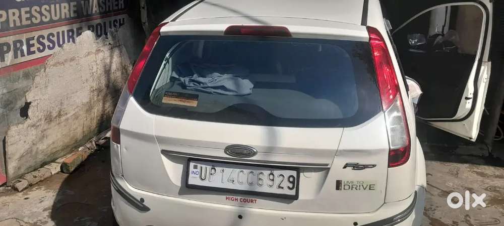 Ford Figo Titanium Petrol 2014
