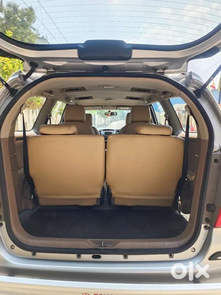 Toyota Innova Hycross 2015 Diesel 160000 Km Driven