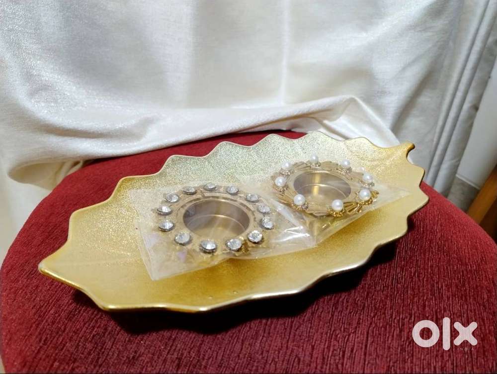 Decorative Leaf Shaped Plate