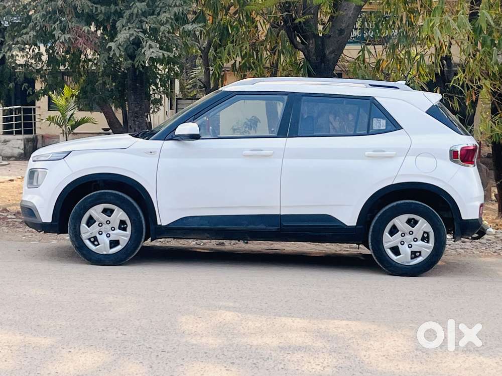 Hyundai Venue, 2021, Petrol