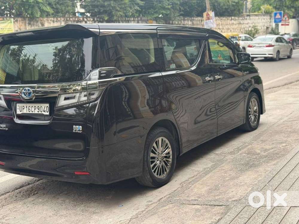 Toyota Vellfire 2.5 Executive Lounge, 2019, Petrol