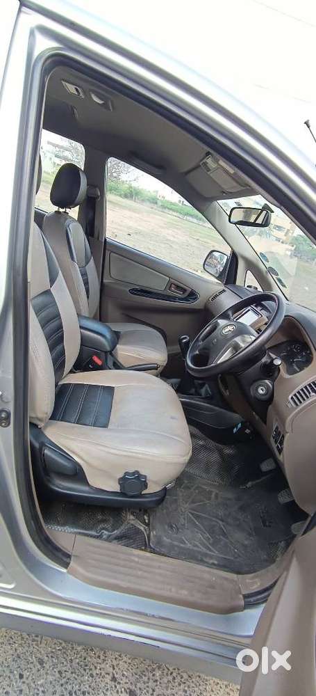 Toyota Innova 2.5 G (diesel) 8 Seater, 2015, Diesel