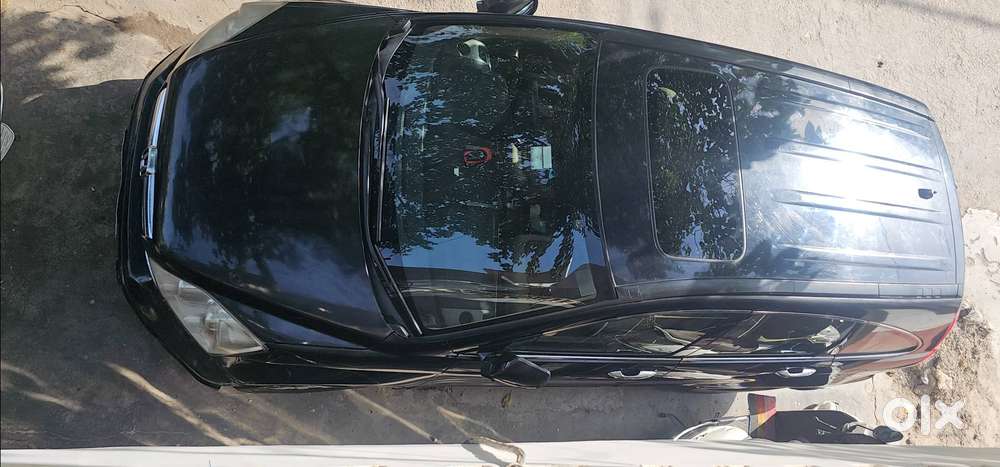 Sunroof, Fully Automatic And Manual Transmission,  Complete Luxury Suv