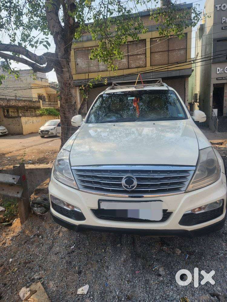 Mahindra Rexton, 2015, Diesel
