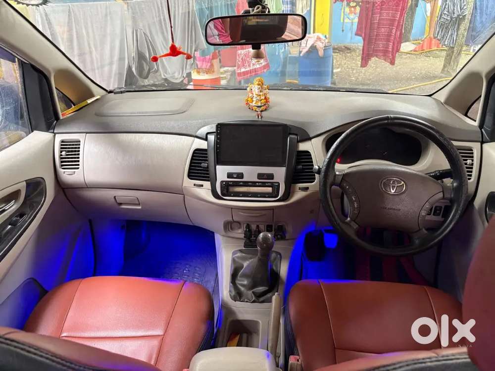 Toyota Innova 2.5 V 2011
