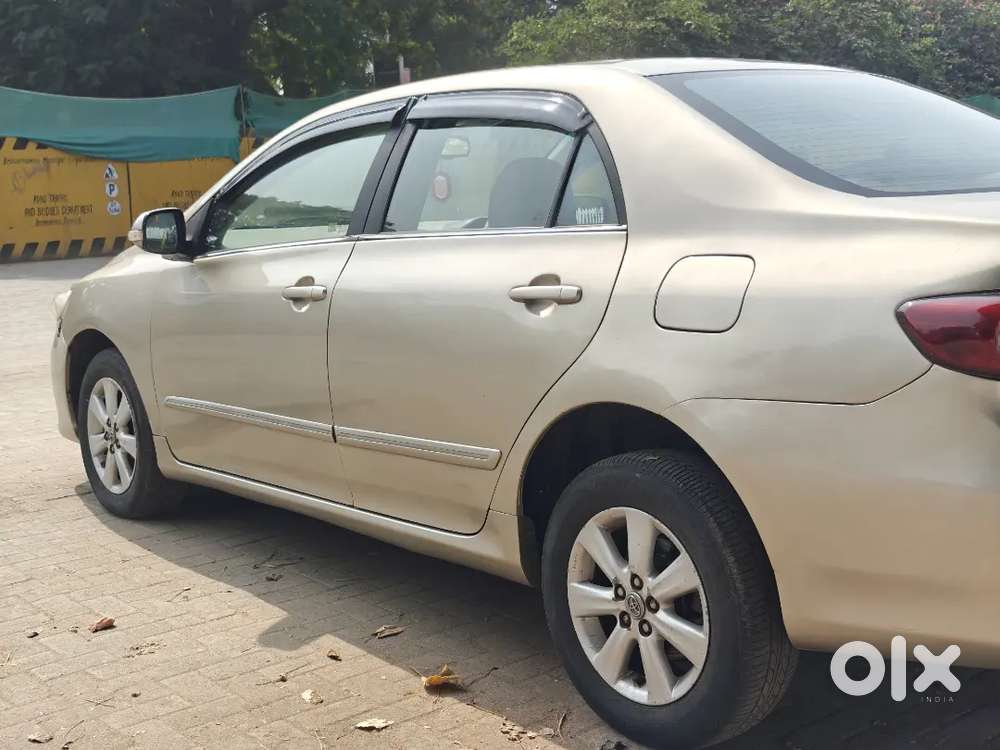 Toyota Corolla Altis 2011 Cng & Hybrids Push Button Start
