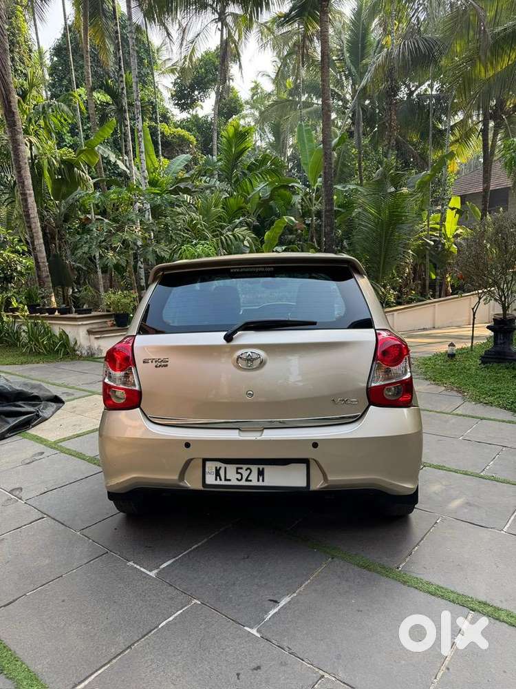 Very Well Maintained And Showroom Service Only