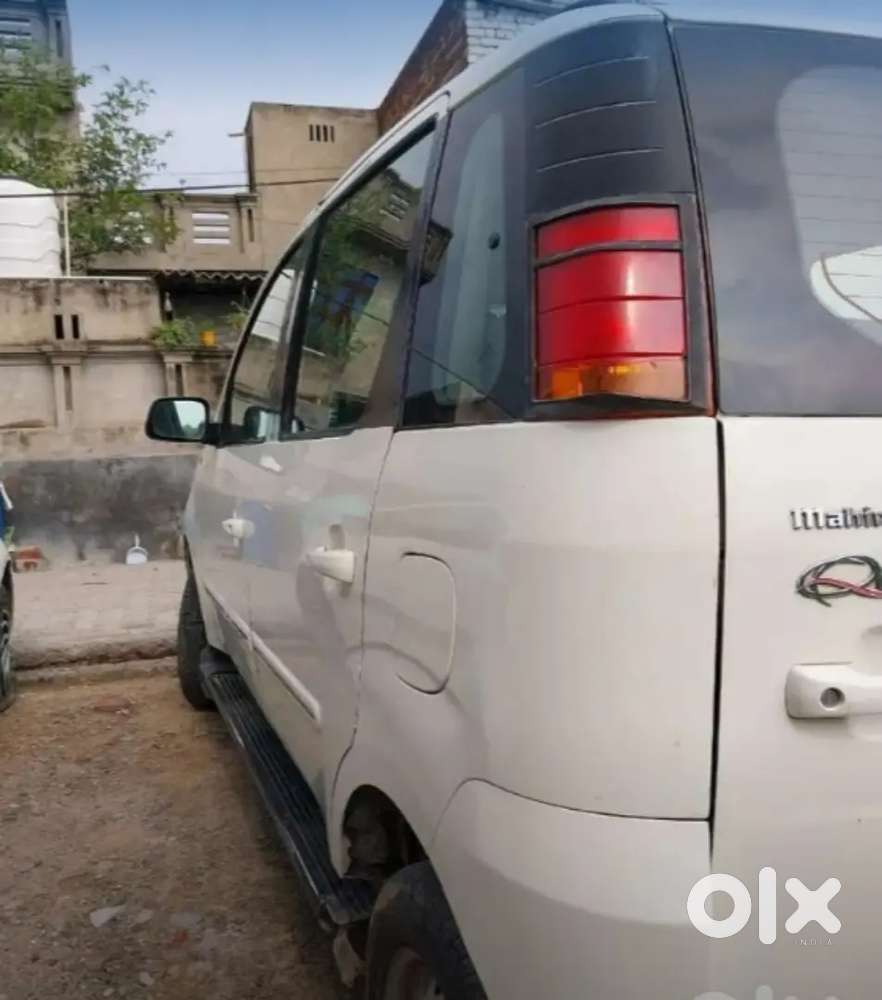 Mahindra Quanto 2014 Diesel 95000 Km Driven Interior Excellent