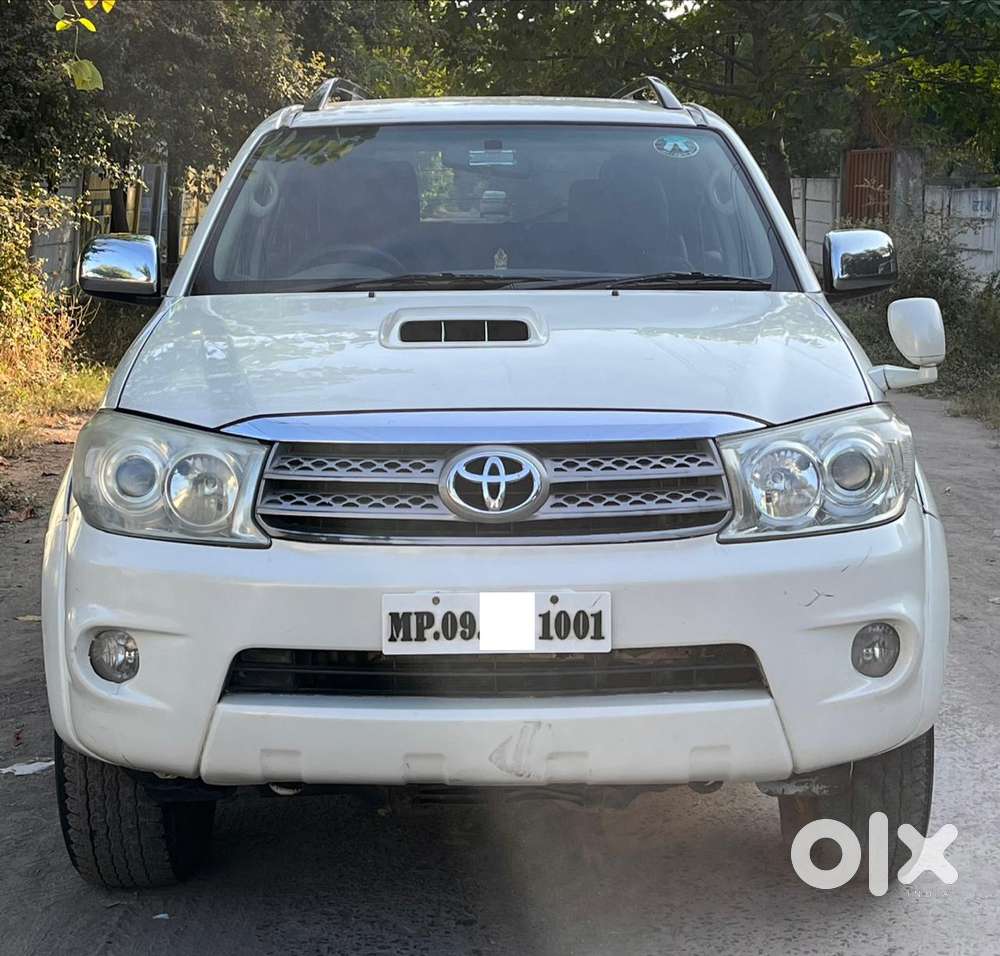 Toyota Fortuner 3.0 4x4 Manual, 2011, Diesel