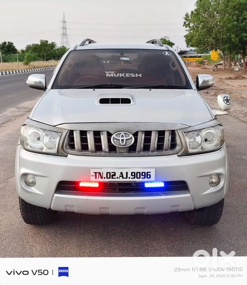 Toyota Fortuner Legender 2009 Diesel 215 Km Driven