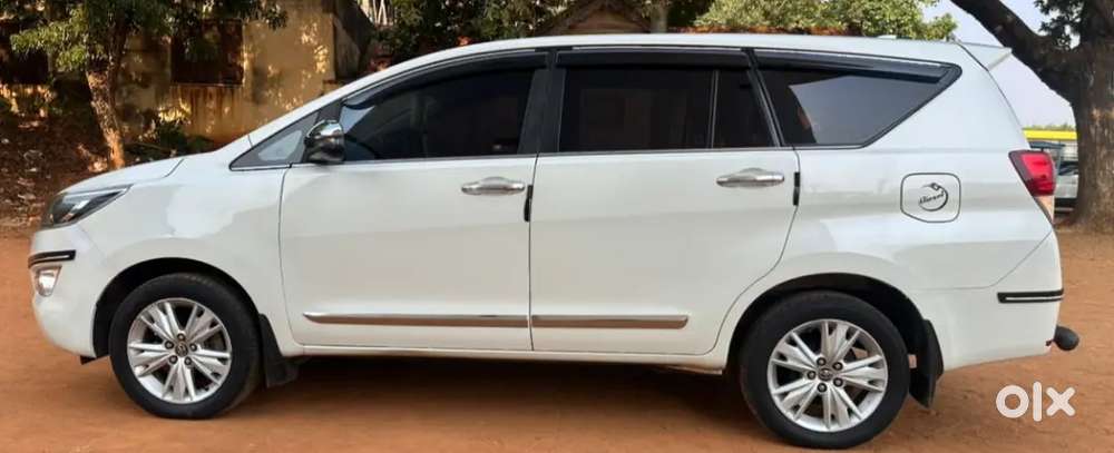 Toyota Innova Crysta 2019 Diesel 270000 Km Driven