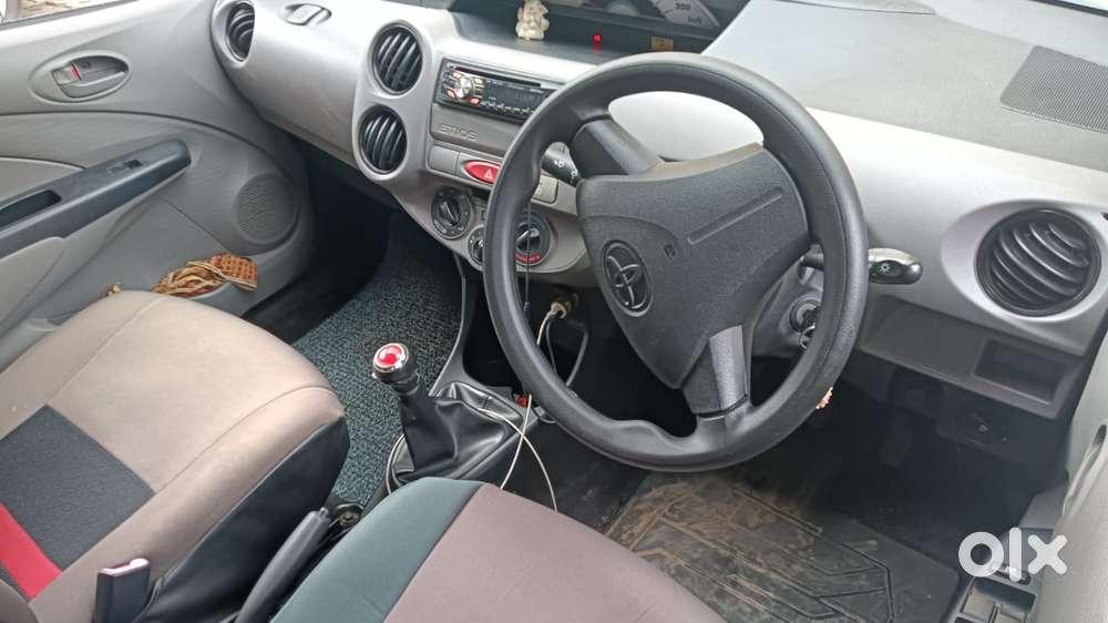 Toyota Etios Liva 2011-2012 G, 2011, Petrol