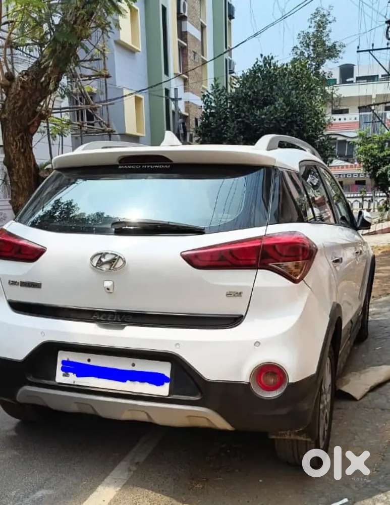 High End Version Hundai I20 Active, Well Maintained, Zero Complaints