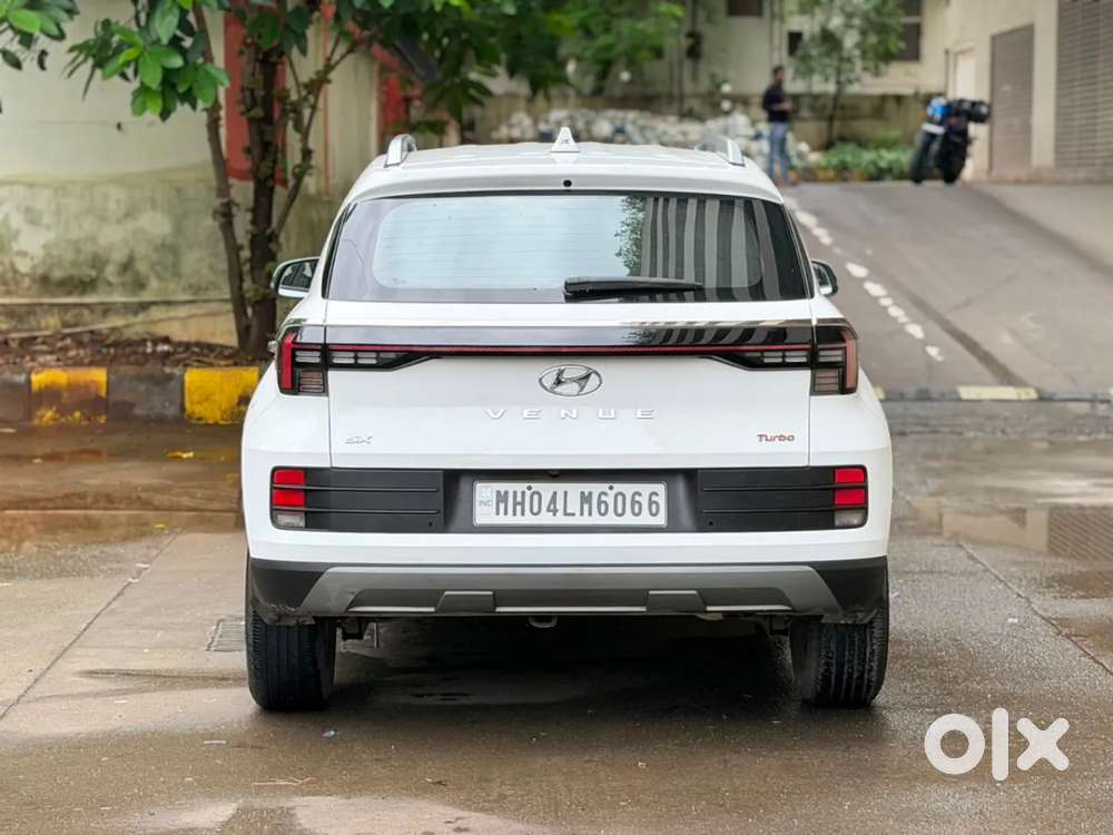 Hyundai Venue 1.0 Sx (o) Turbo Dct, 2023, Petrol
