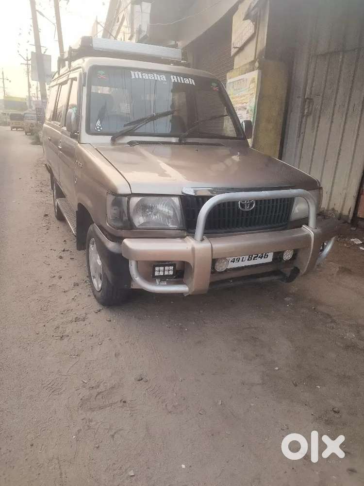 Toyota Qualis 2003 Diesel Well Maintained