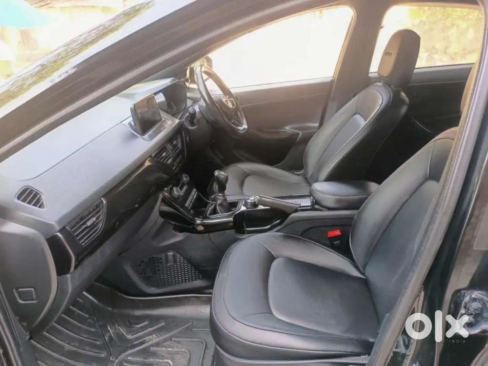 Tata Nexon Top Model With Sunroof