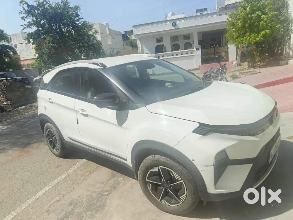 Tata Nexon Creative Plus 2023 Petrol Amt Well Maintained