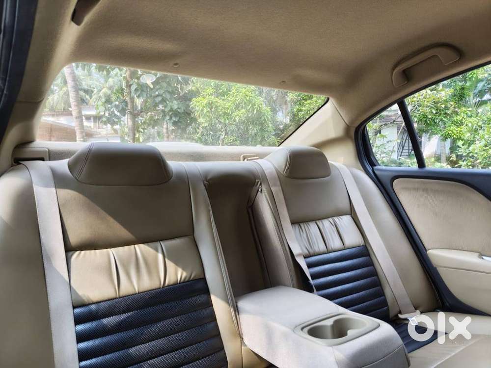 Honda City V (manual) 2014