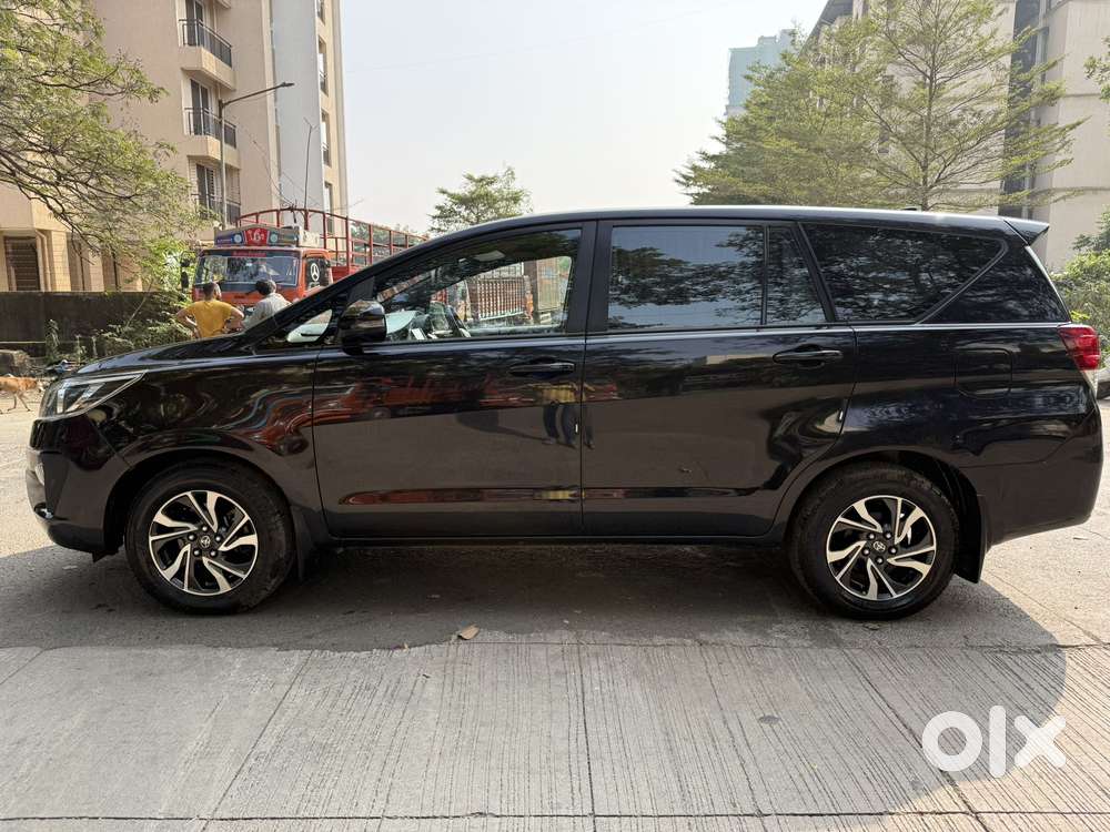 Toyota Innova Crysta 2.8 Zx At 7 Seater, 2022, Diesel