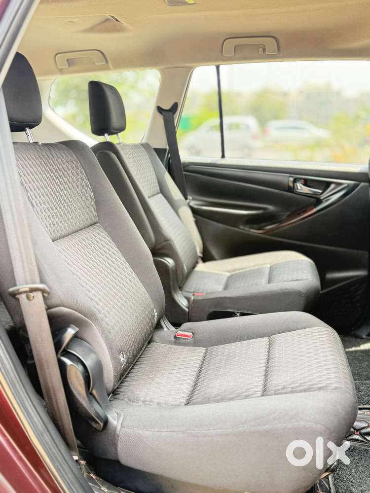 Toyota Innova Crysta 2.4 G Mt 7 Str, 2022, Diesel