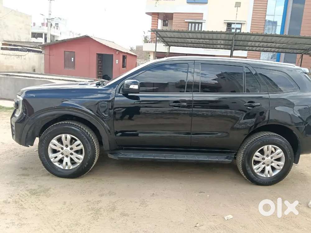 Ford Endeavour 2016