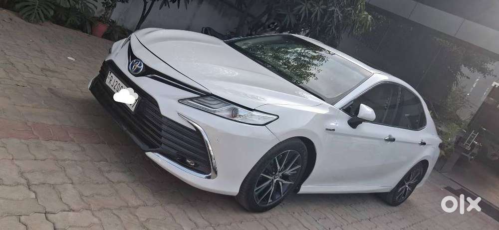 Toyota Camry, 2023, Petrol