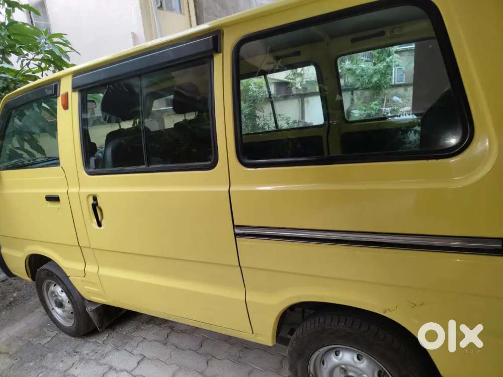 Royal Yellow Van