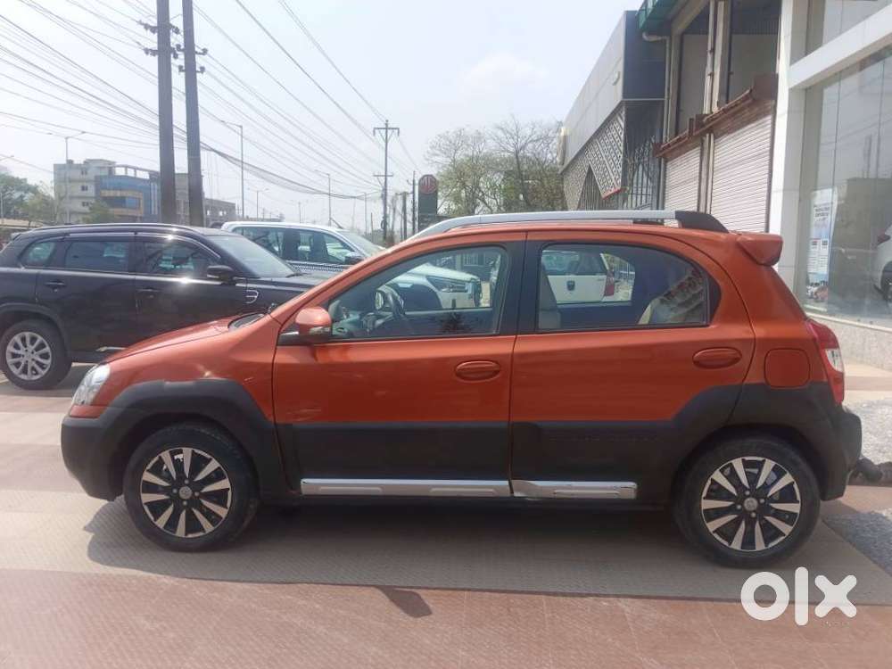 Toyota Etios Cross 1.2l G, 2017, Petrol