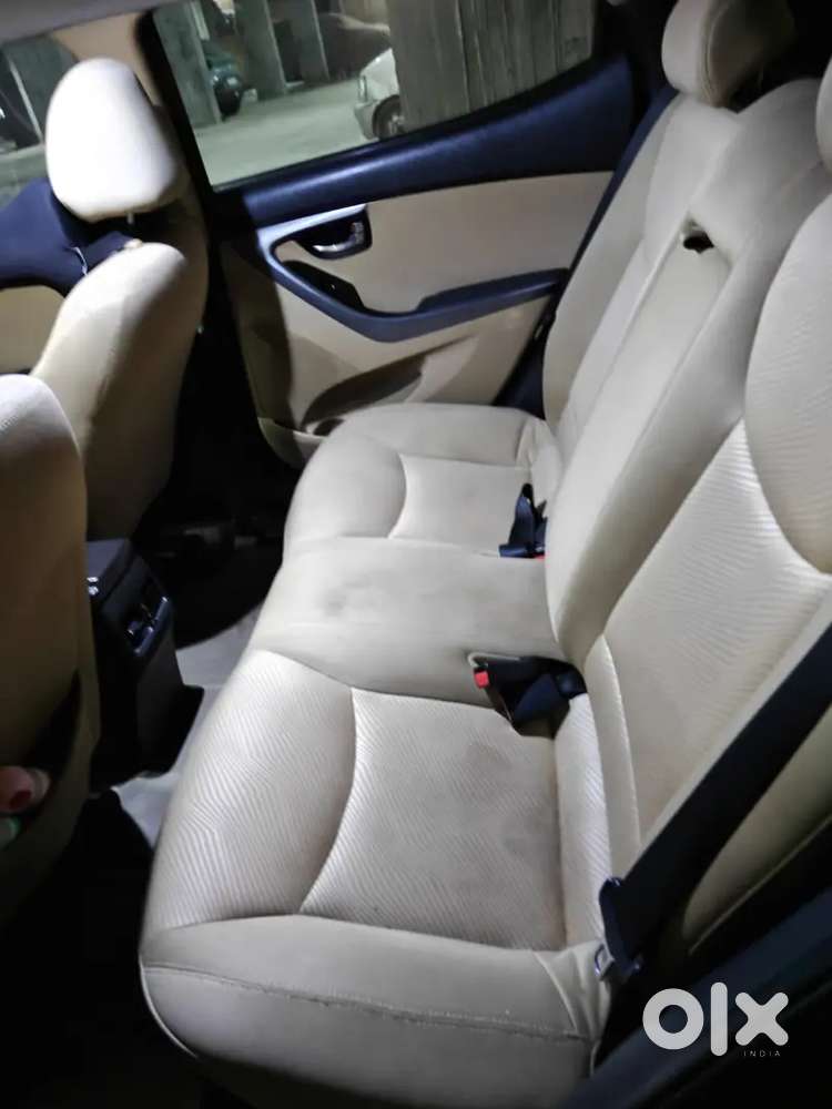 Hyundai New Elantra 2015 Diesel 93000 Km Driven