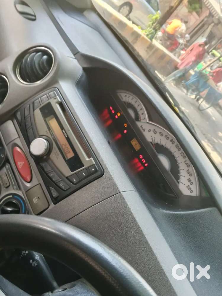 Toyota Etios Liva 2012
