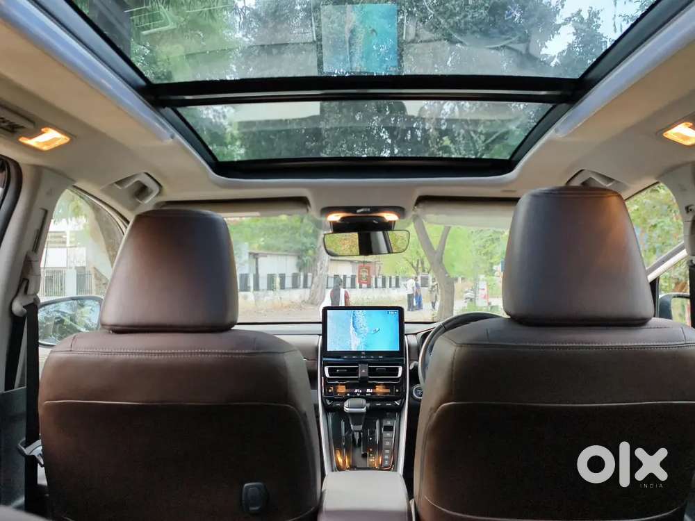 Toyota Innova Hycross Zx Hybrid Just 26000km