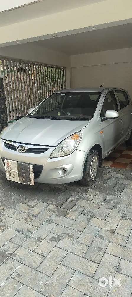 Hyundai I20 2012 Petrol 120000 Km Driven