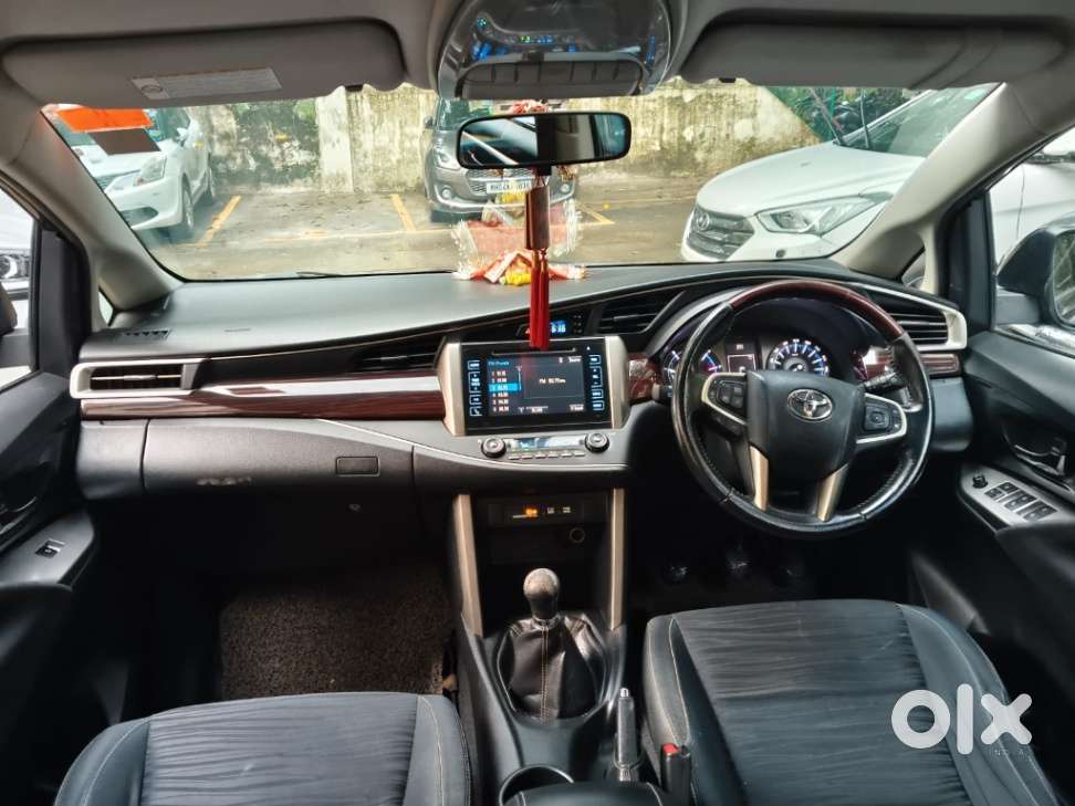 Toyota Innova Crysta 2.4 V, 2016, Diesel