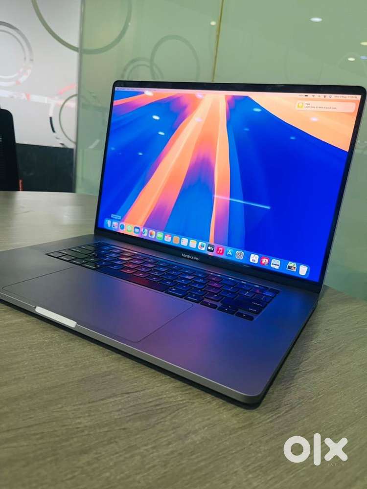 MacBook Pro16inch i7 16GB 512GB Camera & Keyboard light Not  Working