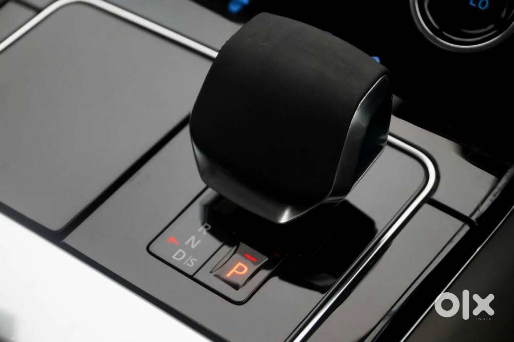 Land Rover Range Velar P250 R-dynamic Se, 2023, Petrol
