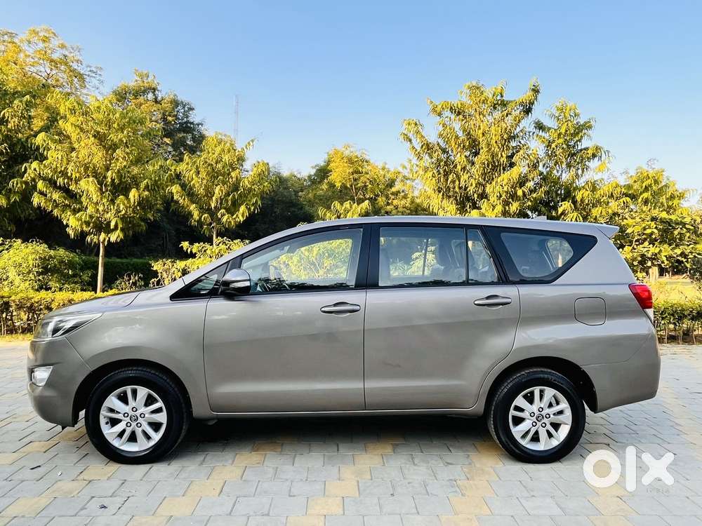 Toyota Innova Crysta 2.4 Gx Mt, 2016, Diesel
